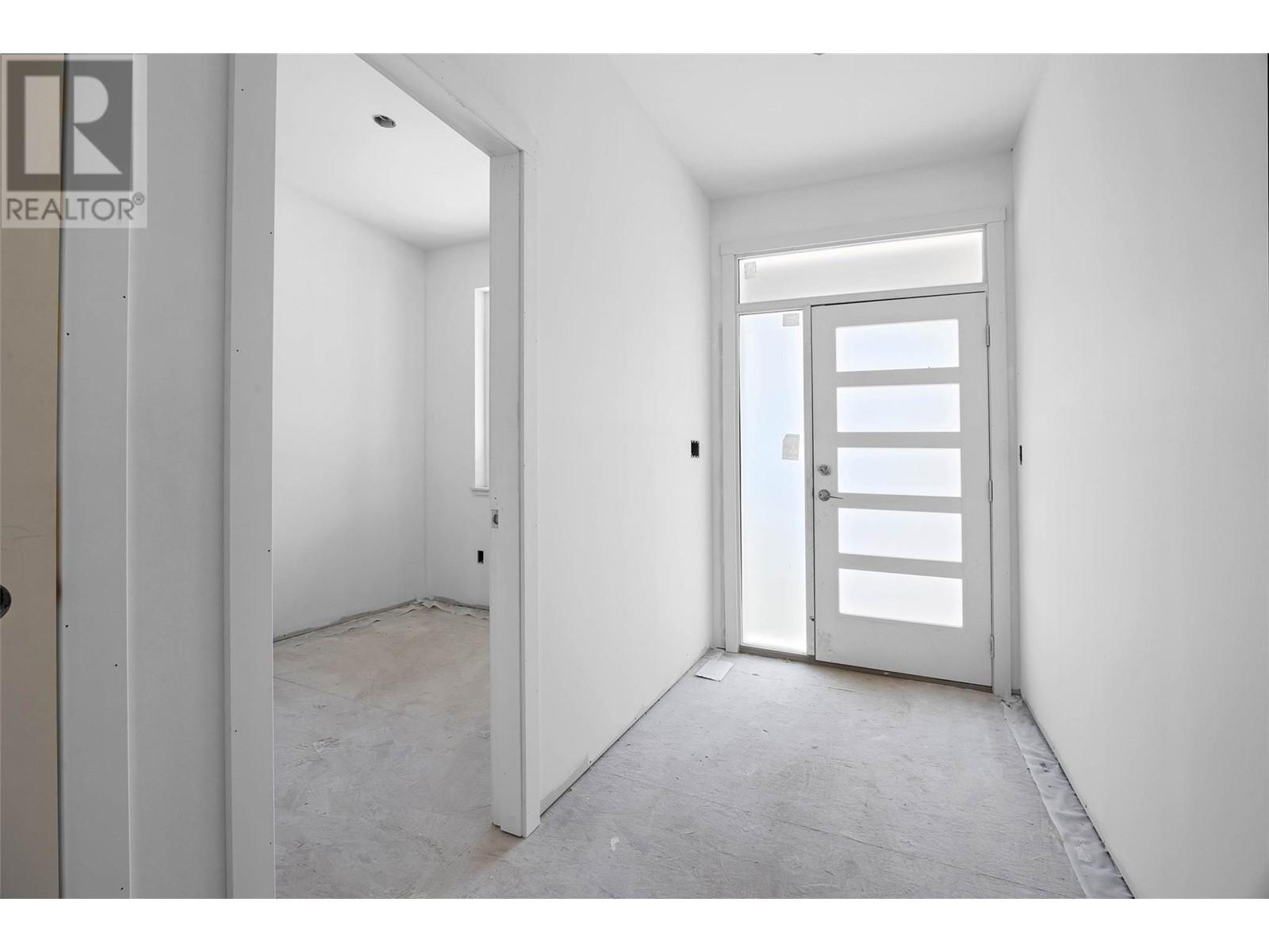 2850 Thompson Drive, Kamloops, BC - Indoor Photo Showing Other Room