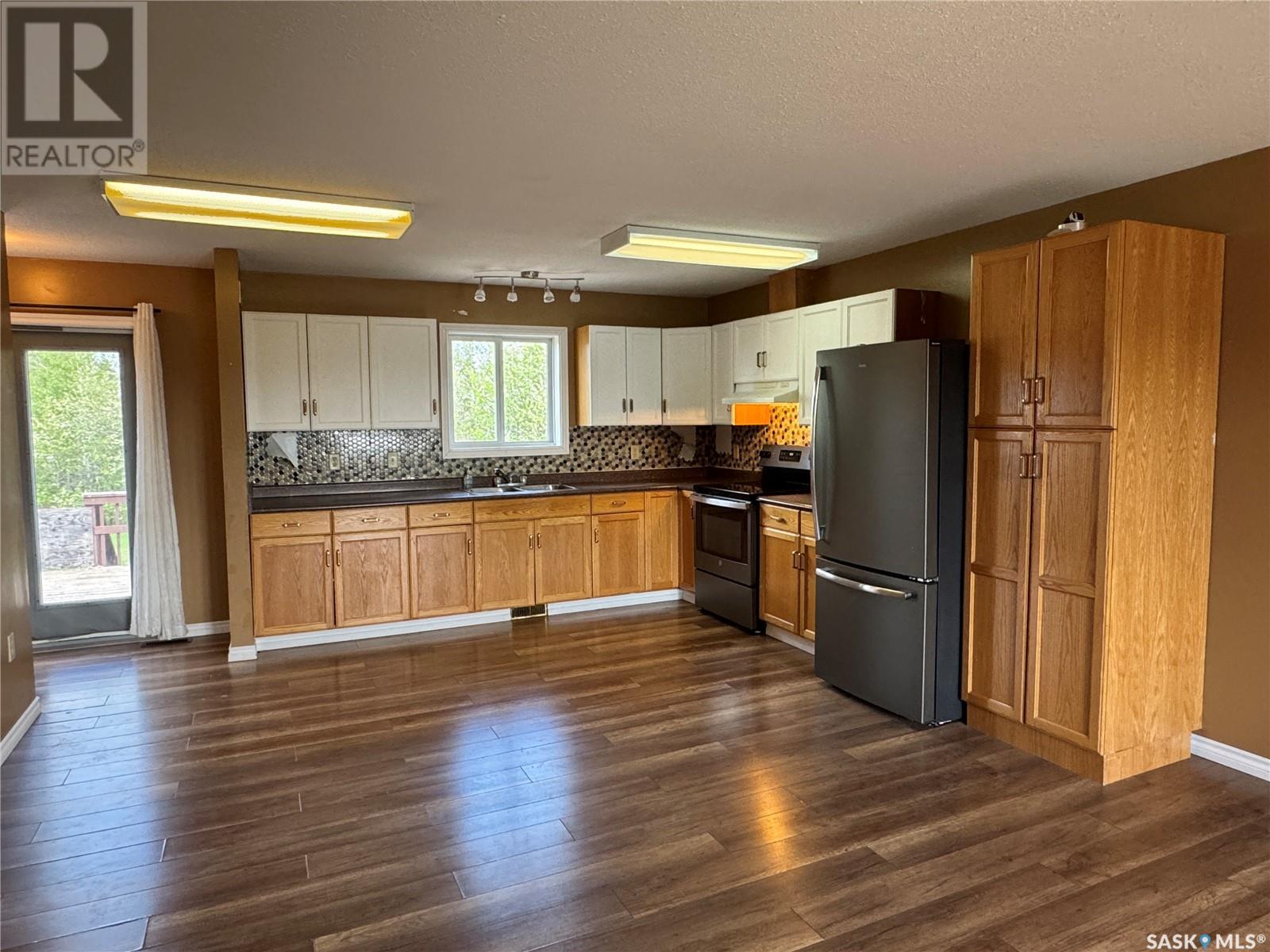 210 Bouvier Crescent, Beauval, SK - Indoor Photo Showing Kitchen With Double Sink