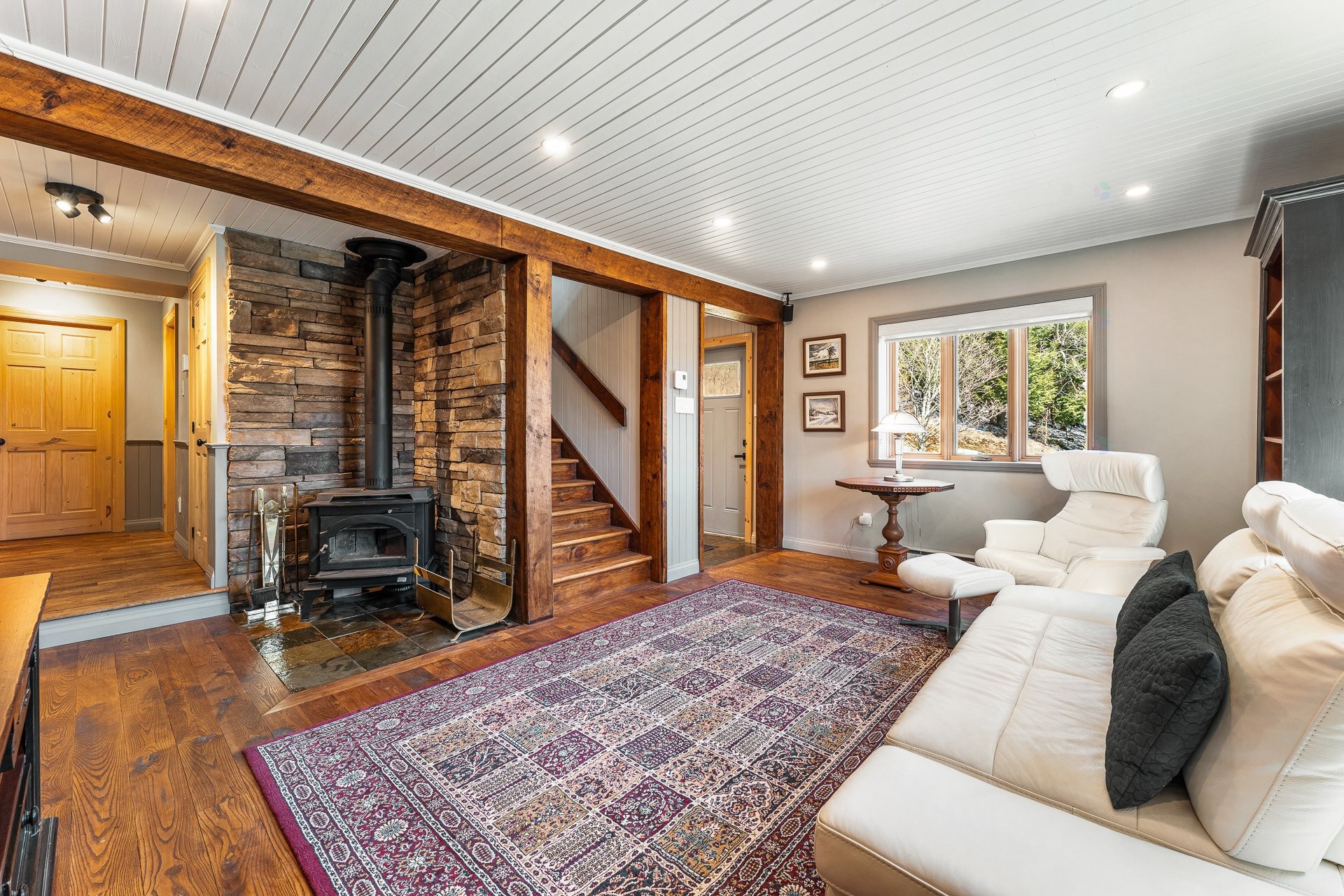Living Room - 1573 Ch. Jordan, Dunham, QC - Indoor With Fireplace