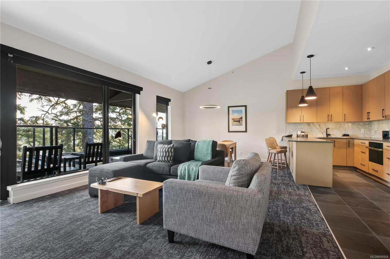 402-596 Marine Dr, Ucluelet, BC - Indoor