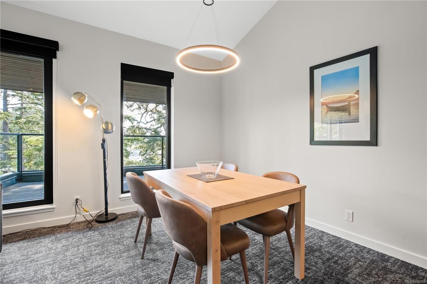 402-596 Marine Dr, Ucluelet, BC - Indoor Photo Showing Dining Room