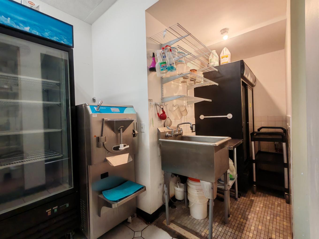 Cuisine - 100-2150 Boul. De Maisonneuve O., Montréal (Ville-Marie), QC