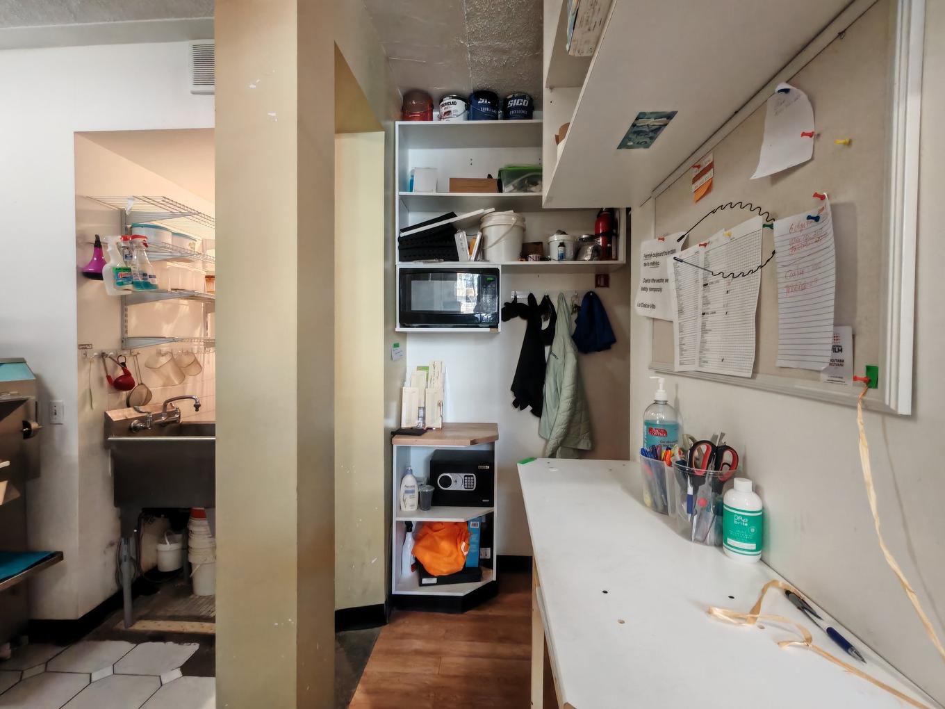 Cuisine - 100-2150 Boul. De Maisonneuve O., Montréal (Ville-Marie), QC