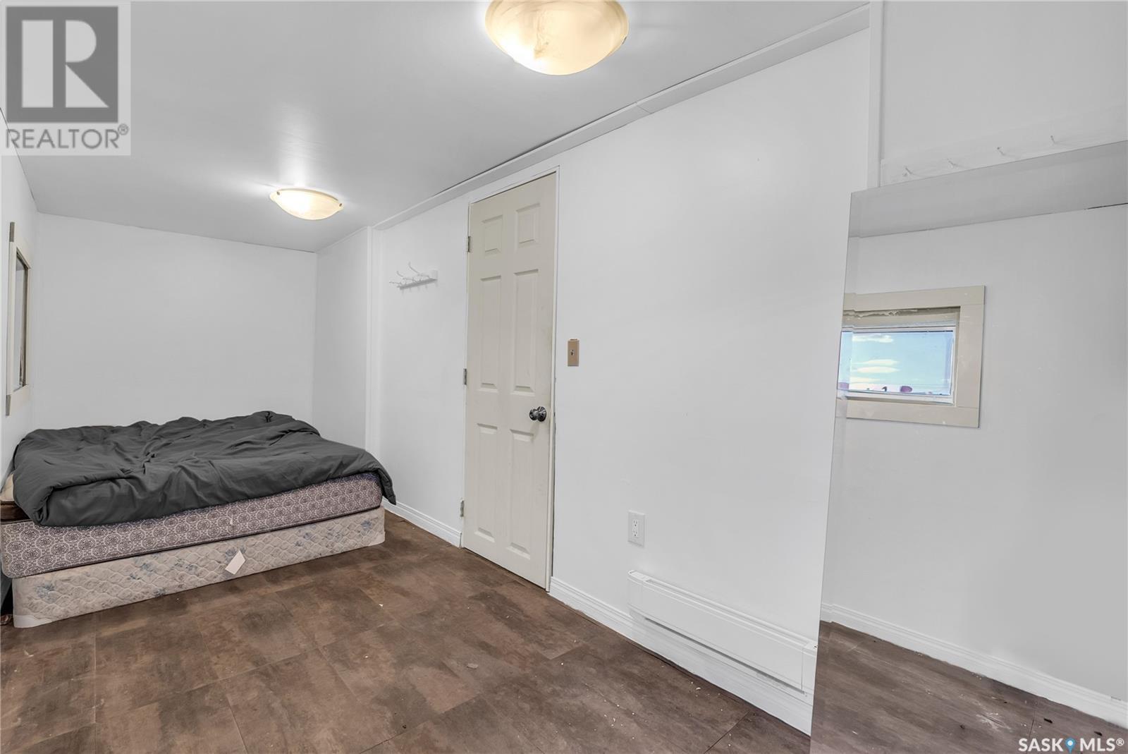 111 2Nd Avenue E, Biggar, SK - Indoor Photo Showing Bedroom