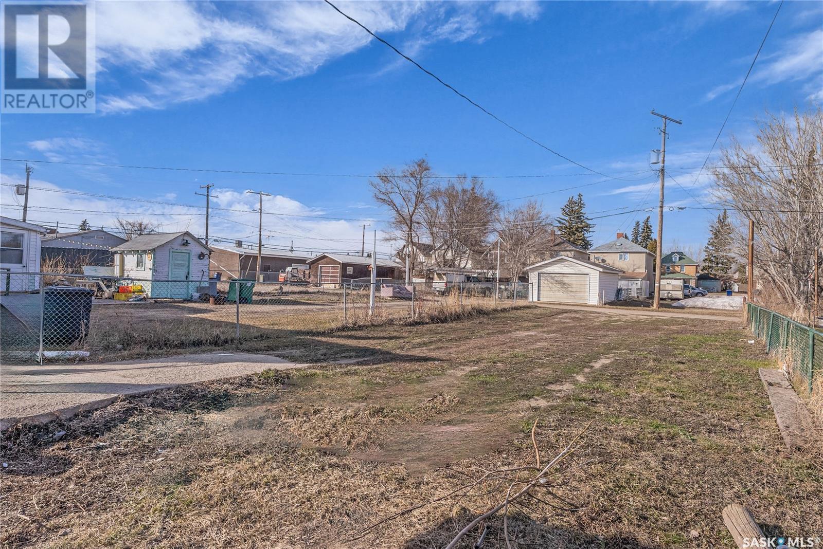 111 2Nd Avenue E, Biggar, SK - Outdoor