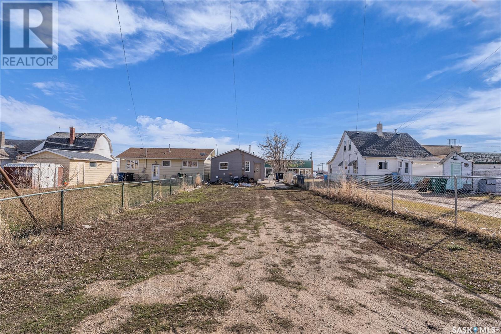 111 2Nd Avenue E, Biggar, SK - Outdoor
