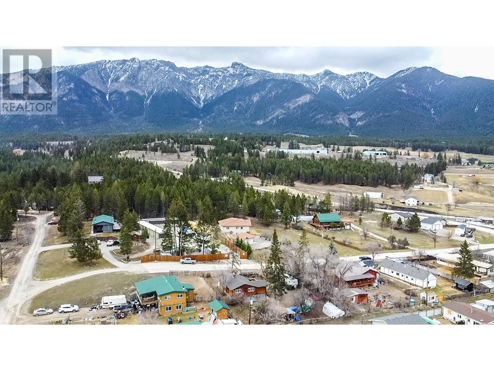 4848 Hammond Avenue, Edgewater, BC - Outdoor With View