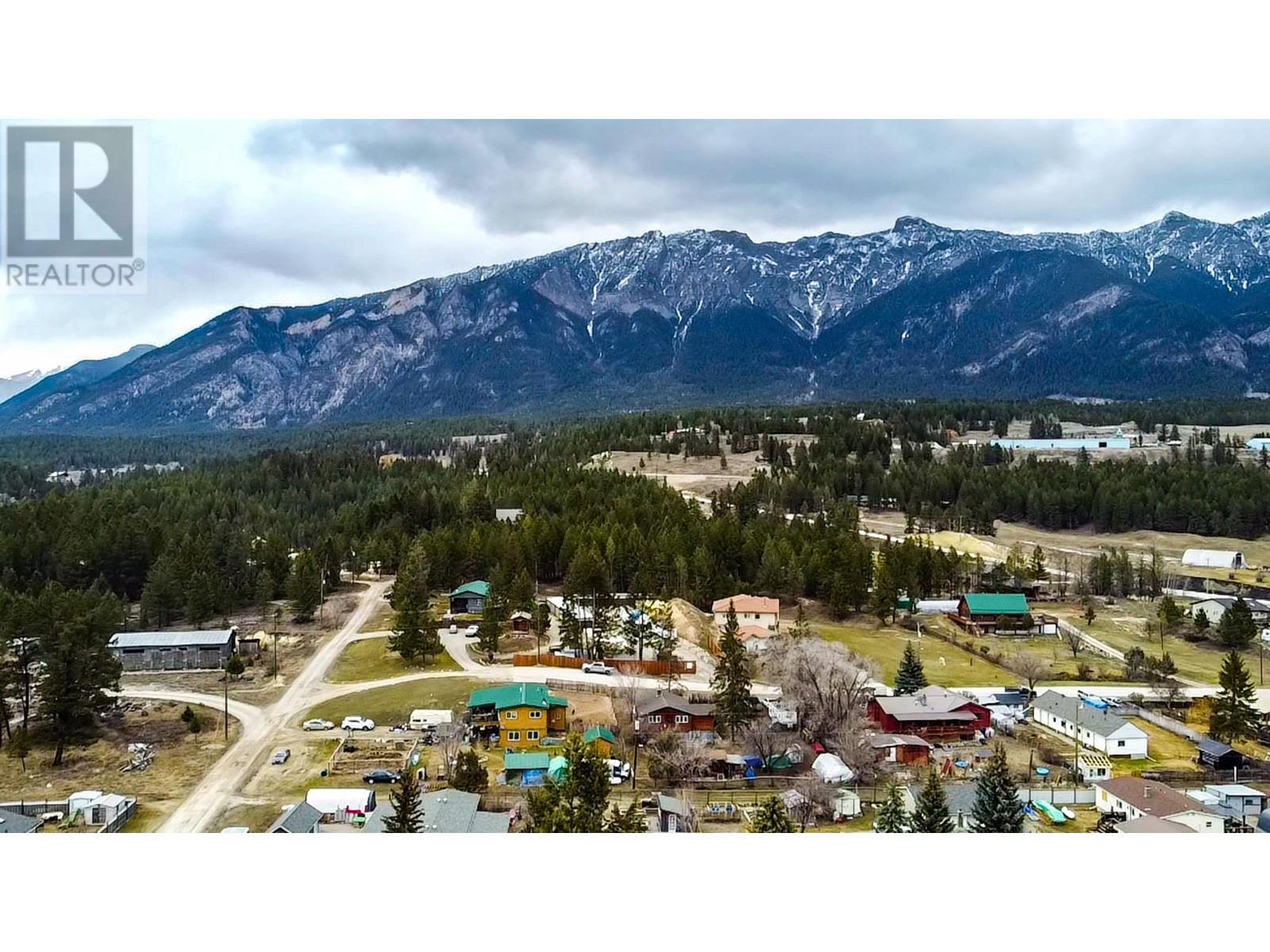 4848 Hammond Avenue, Edgewater, BC - Outdoor With View