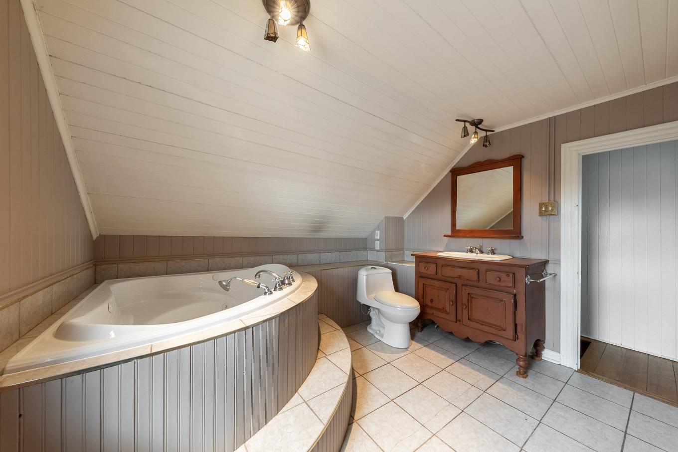 Other - 775 Boul. St-Luc, Saint-Jean-Sur-Richelieu, QC