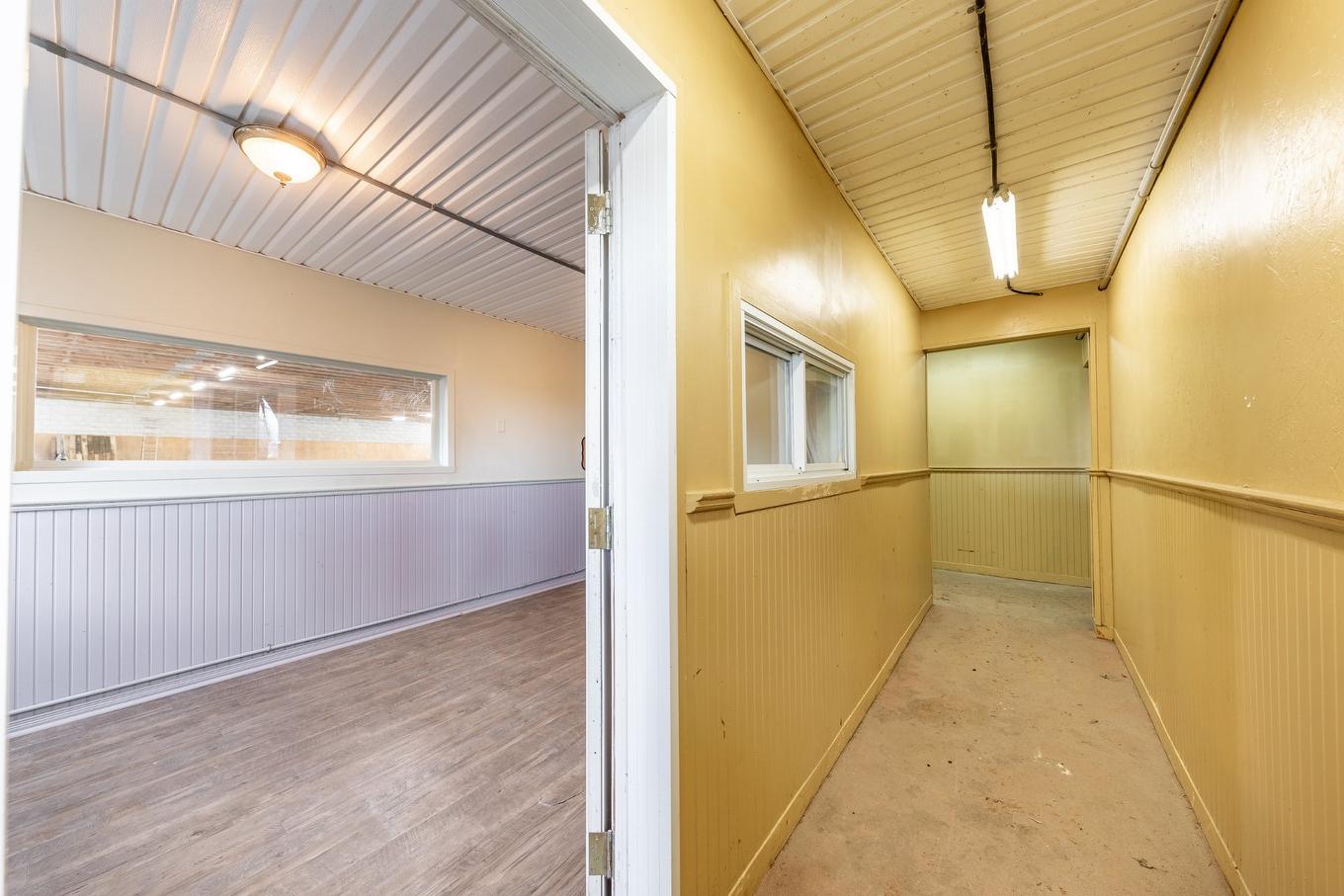 Stable - 775 Boul. St-Luc, Saint-Jean-Sur-Richelieu, QC