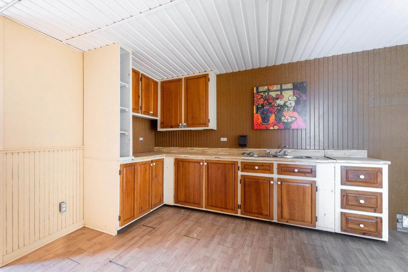 Stable - 775 Boul. St-Luc, Saint-Jean-Sur-Richelieu, QC