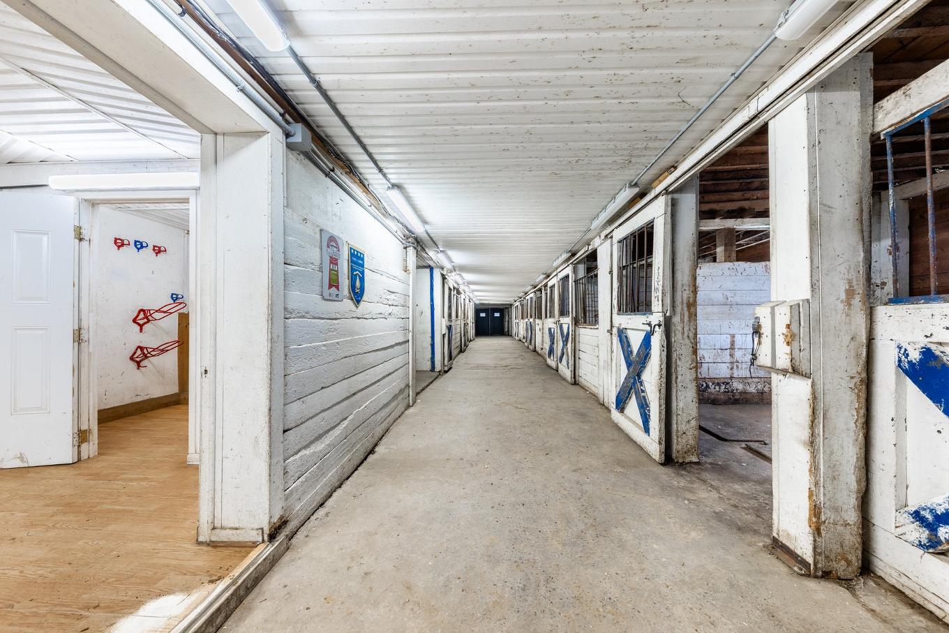 Stable - 775 Boul. St-Luc, Saint-Jean-Sur-Richelieu, QC