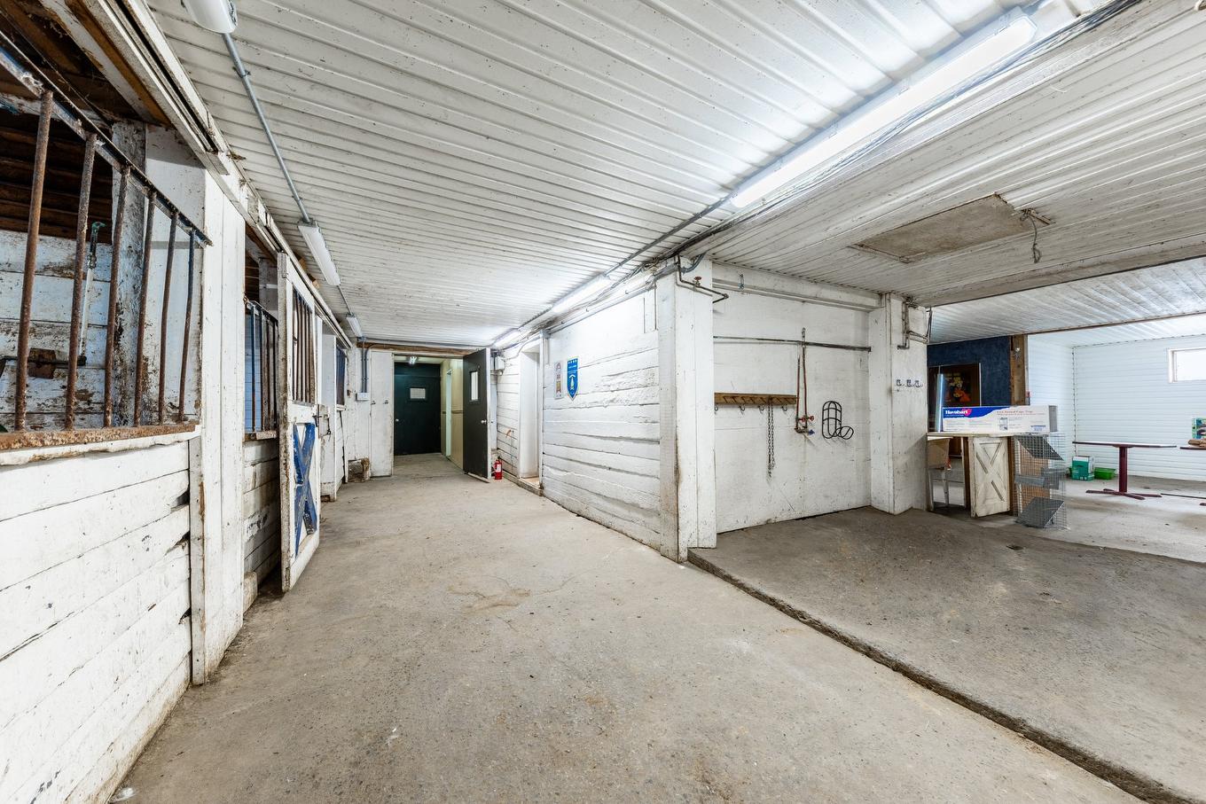 Stable - 775 Boul. St-Luc, Saint-Jean-Sur-Richelieu, QC