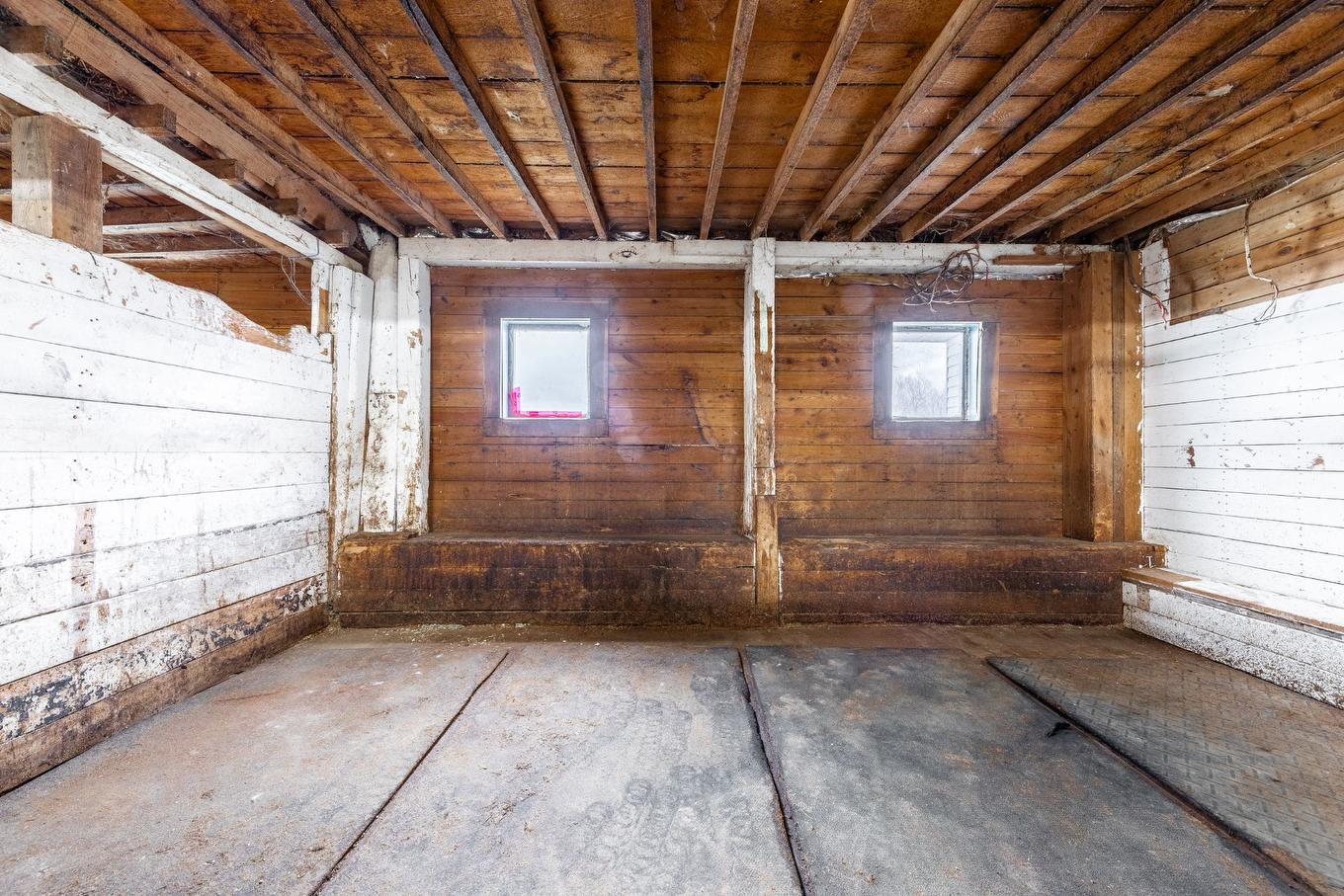 Stable - 775 Boul. St-Luc, Saint-Jean-Sur-Richelieu, QC