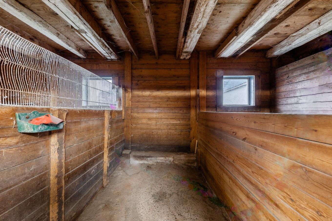 Stable - 775 Boul. St-Luc, Saint-Jean-Sur-Richelieu, QC