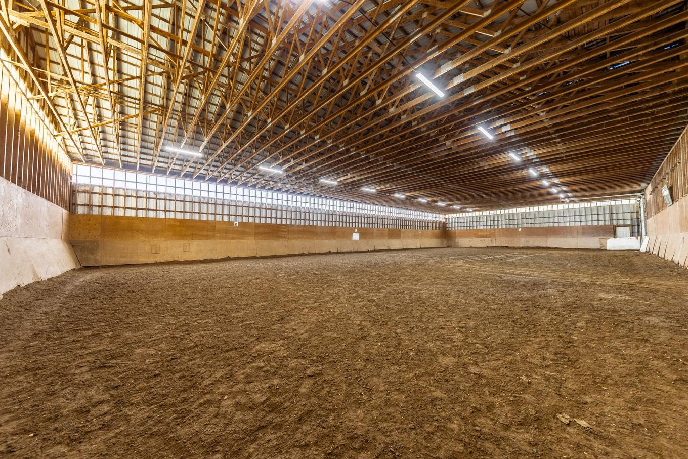 Stable - 775 Boul. St-Luc, Saint-Jean-Sur-Richelieu, QC