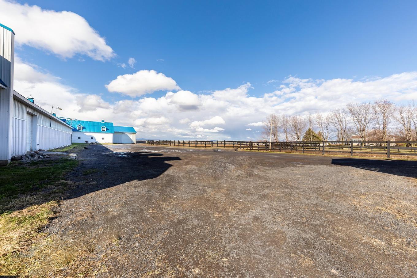 Exterior - 775 Boul. St-Luc, Saint-Jean-Sur-Richelieu, QC