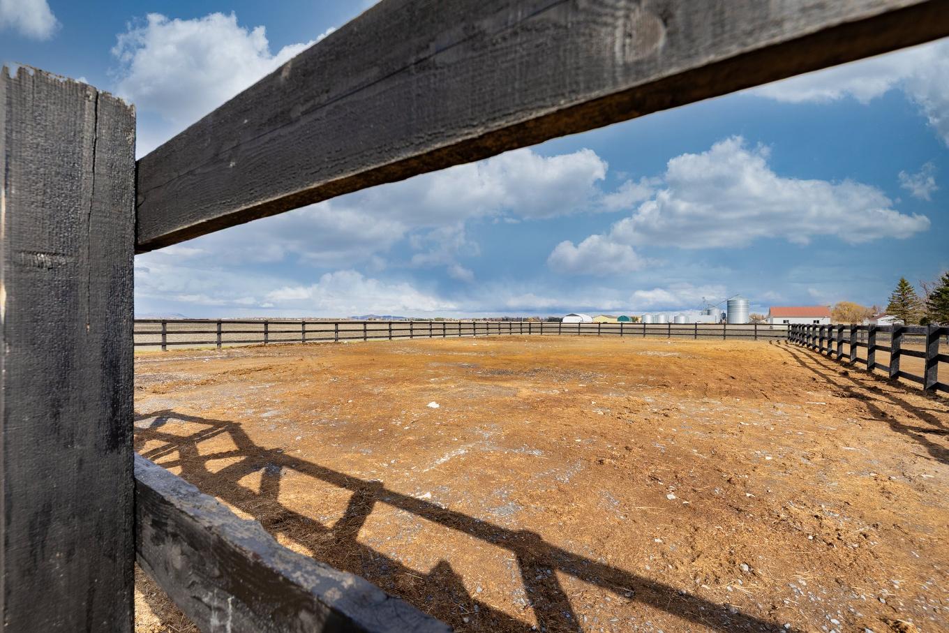 Exterior - 775 Boul. St-Luc, Saint-Jean-Sur-Richelieu, QC