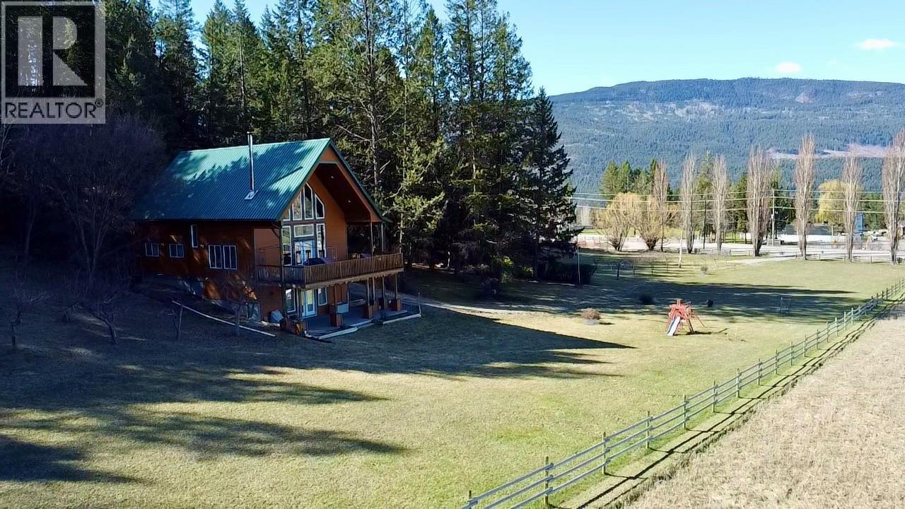 5586 Highway 95, Edgewater, BC - Outdoor With View