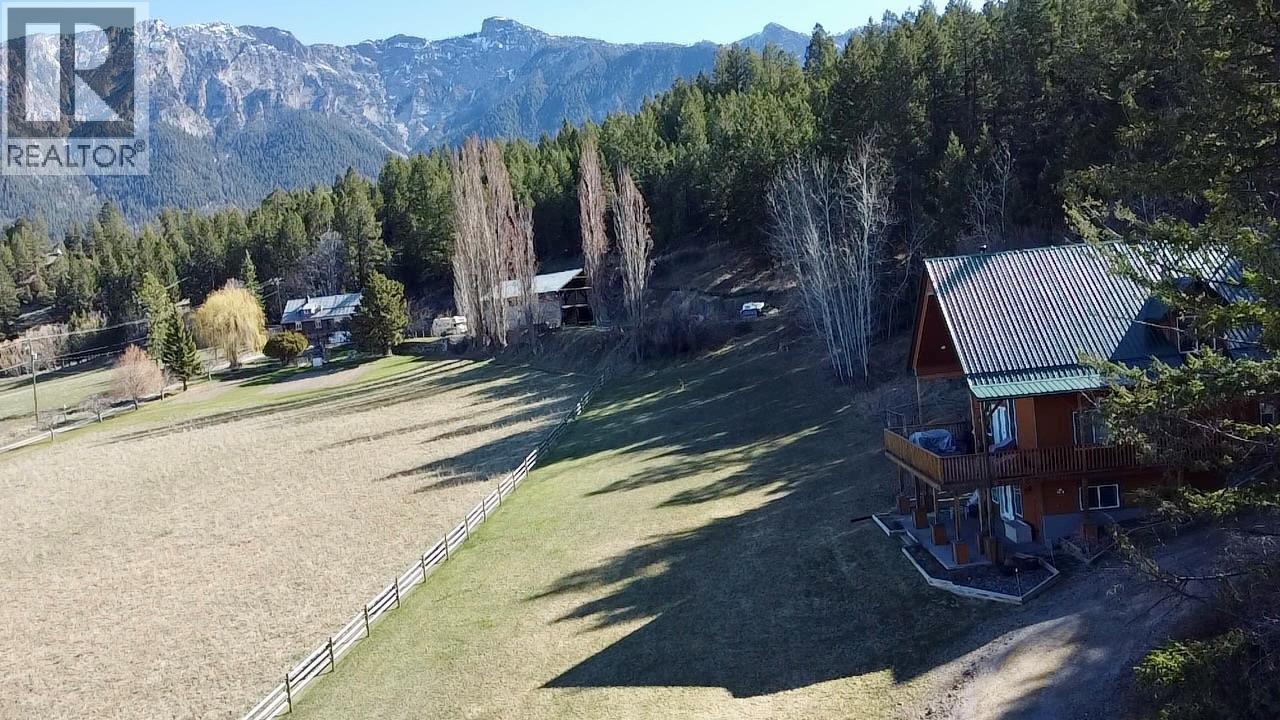 5586 Highway 95, Edgewater, BC - Outdoor With View