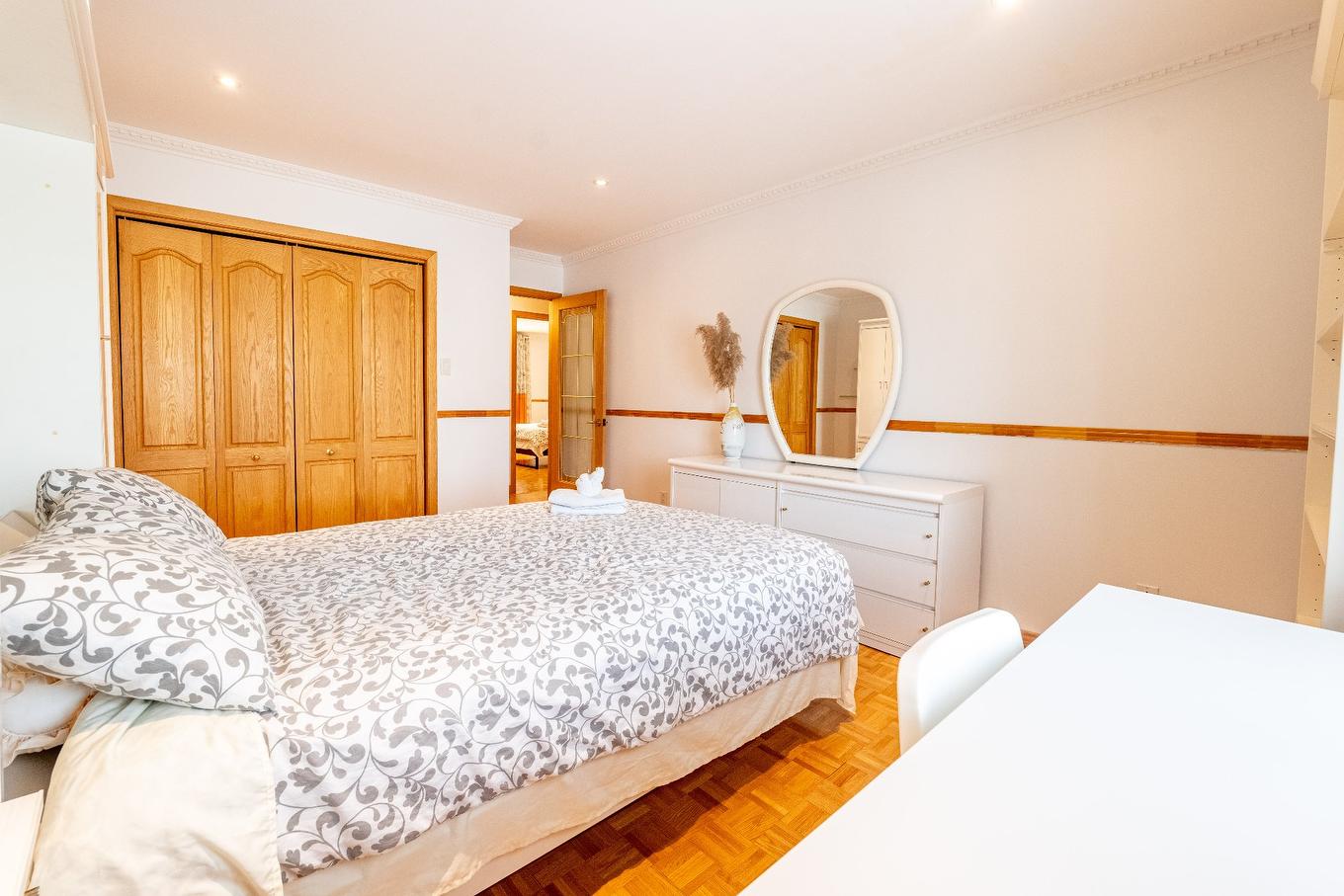 Bedroom - 8980 Crois. Roussin, Brossard, QC - Indoor Photo Showing Bedroom