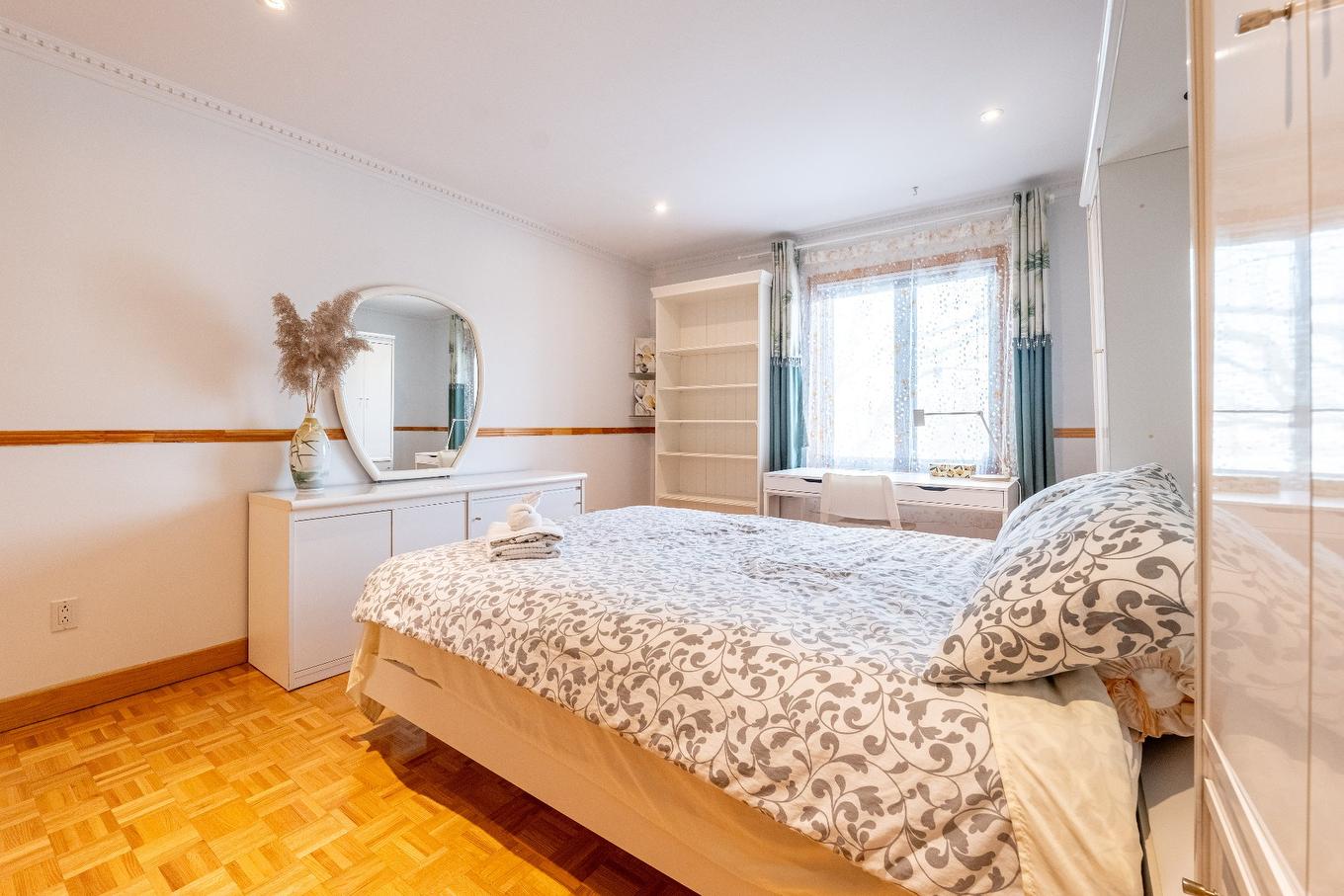 Bedroom - 8980 Crois. Roussin, Brossard, QC - Indoor Photo Showing Bedroom