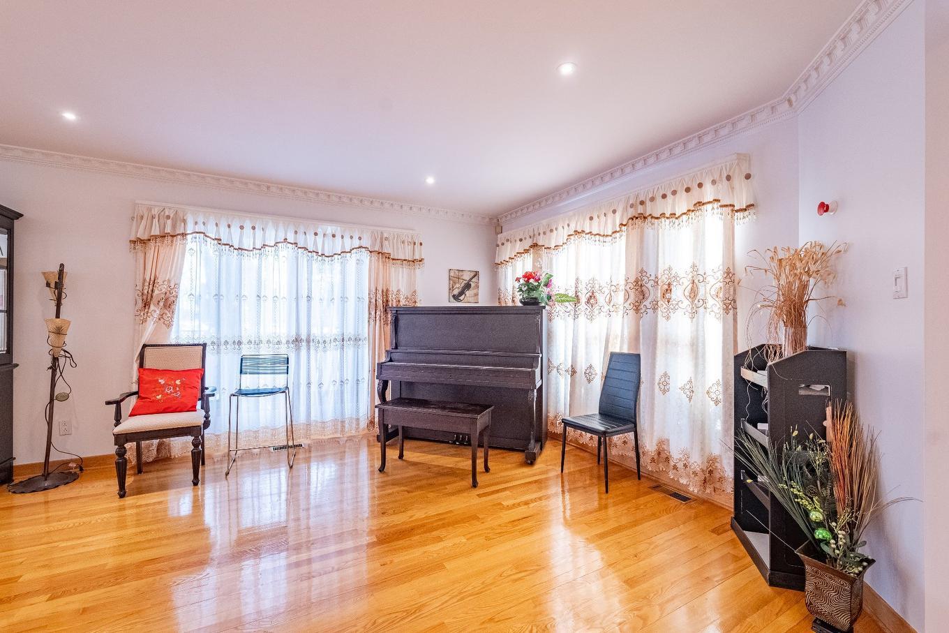 Living room - 8980 Crois. Roussin, Brossard, QC - Indoor