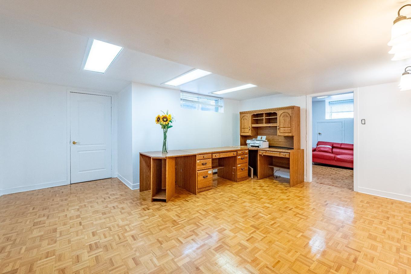 Office - 8980 Crois. Roussin, Brossard, QC - Indoor