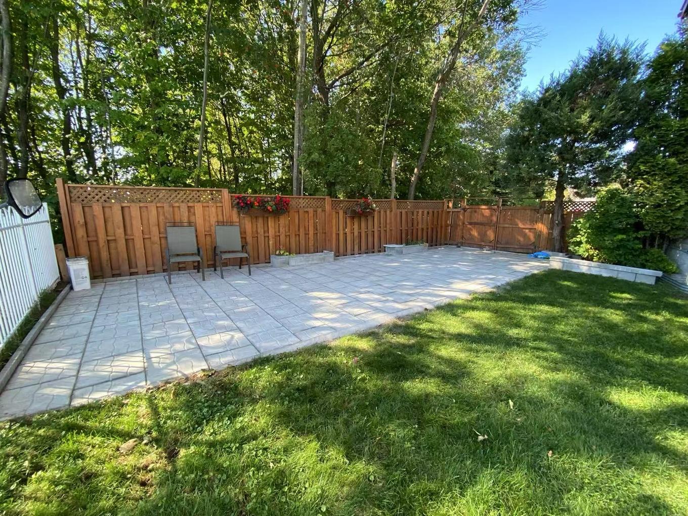 Garden - 8980 Crois. Roussin, Brossard, QC - Outdoor With Backyard