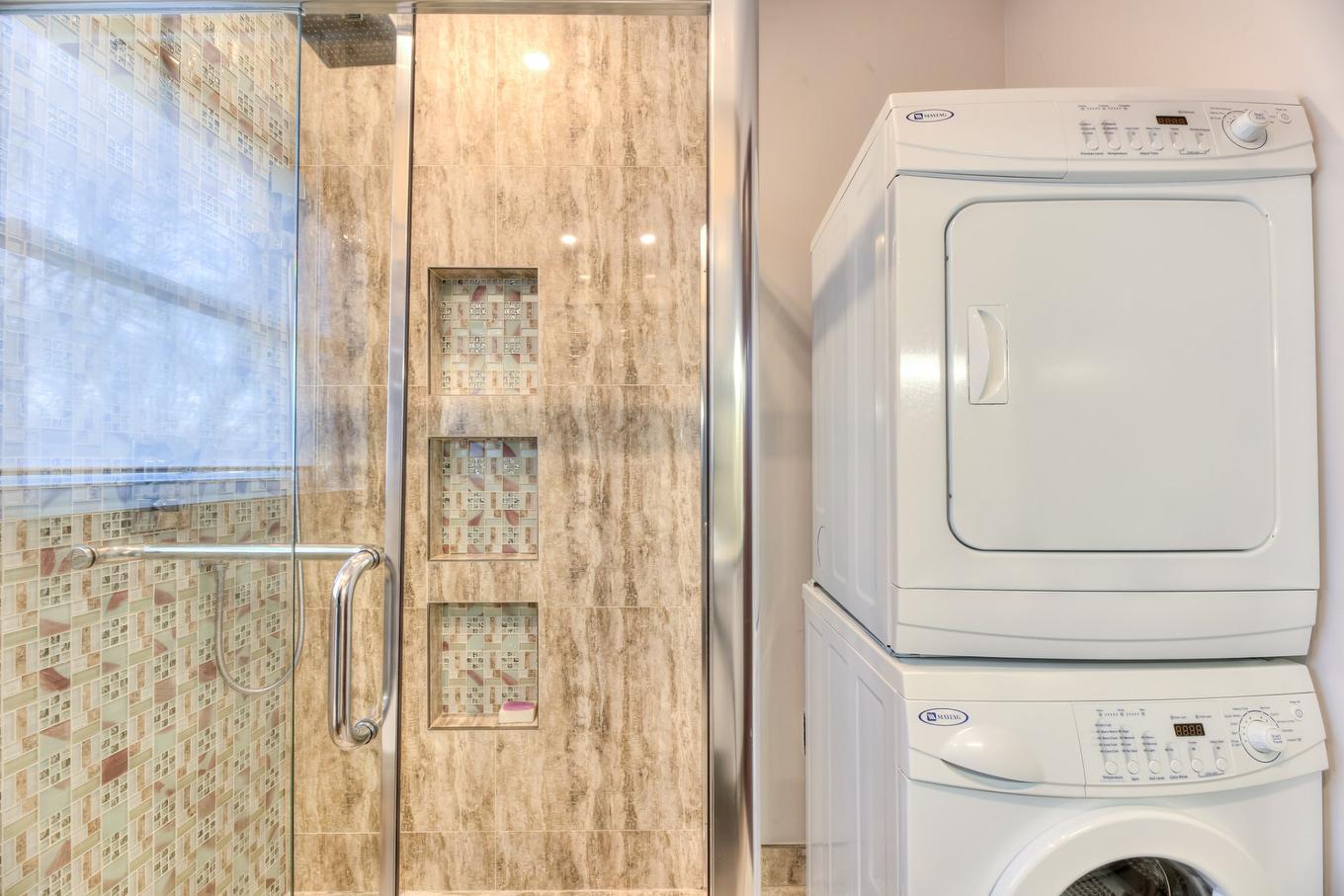 Laundry room - 135 Av. Vivian, Mont-Royal, QC - Indoor Photo Showing Laundry Room