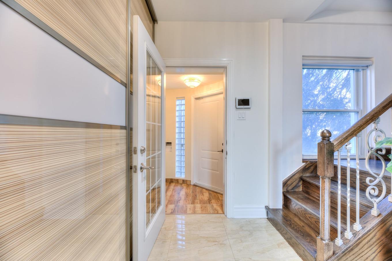 Hall - 135 Av. Vivian, Mont-Royal, QC - Indoor Photo Showing Other Room