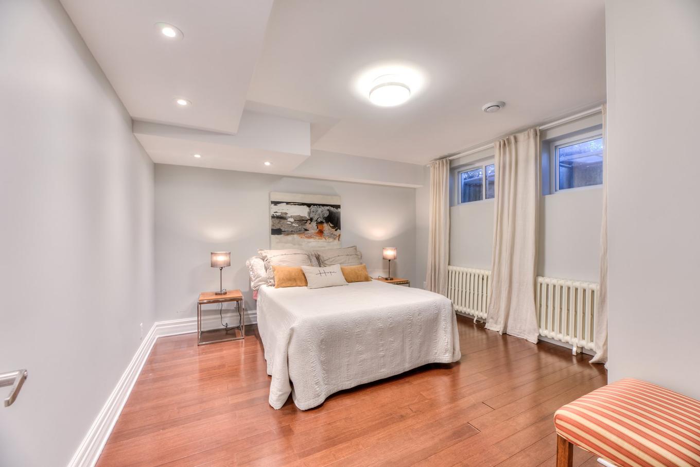 Bedroom - 135 Av. Vivian, Mont-Royal, QC - Indoor Photo Showing Bedroom