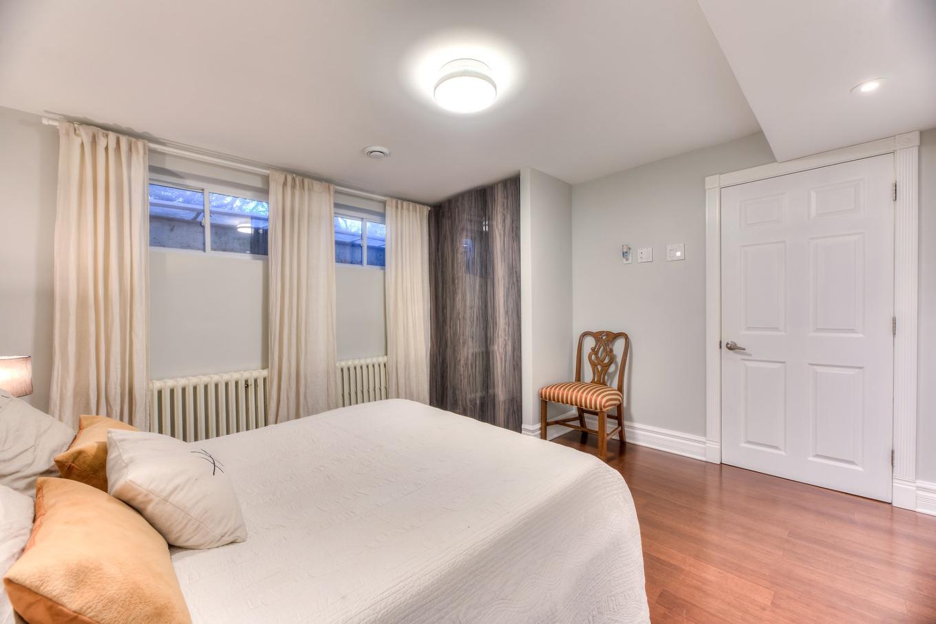 Bedroom - 135 Av. Vivian, Mont-Royal, QC - Indoor Photo Showing Bedroom