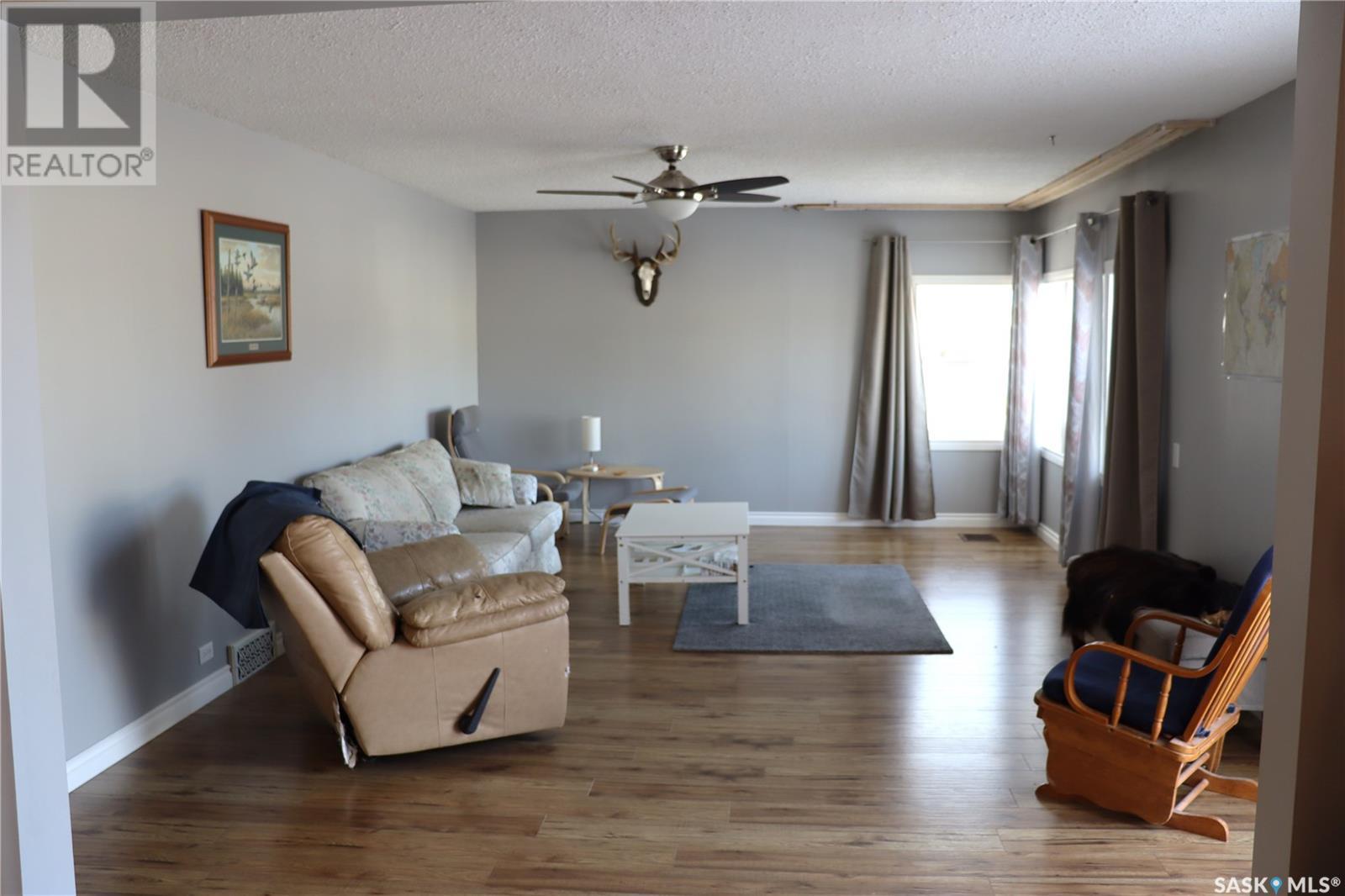 217 Second Avenue E, Debden, SK - Indoor Photo Showing Living Room