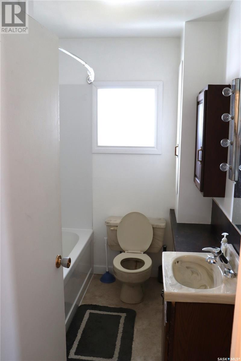 217 Second Avenue E, Debden, SK - Indoor Photo Showing Bathroom