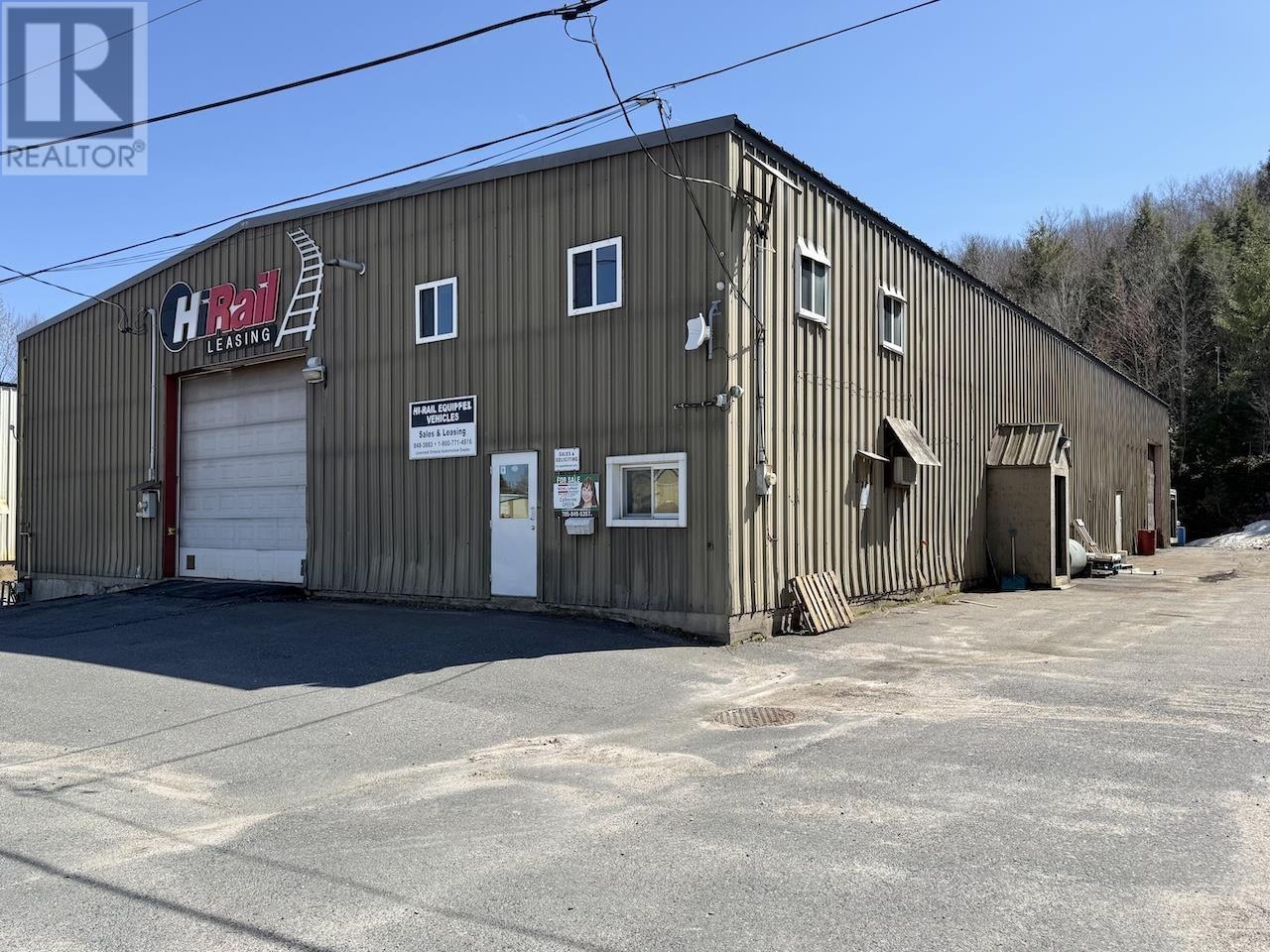 37 Perini Rd, Elliot Lake, ON