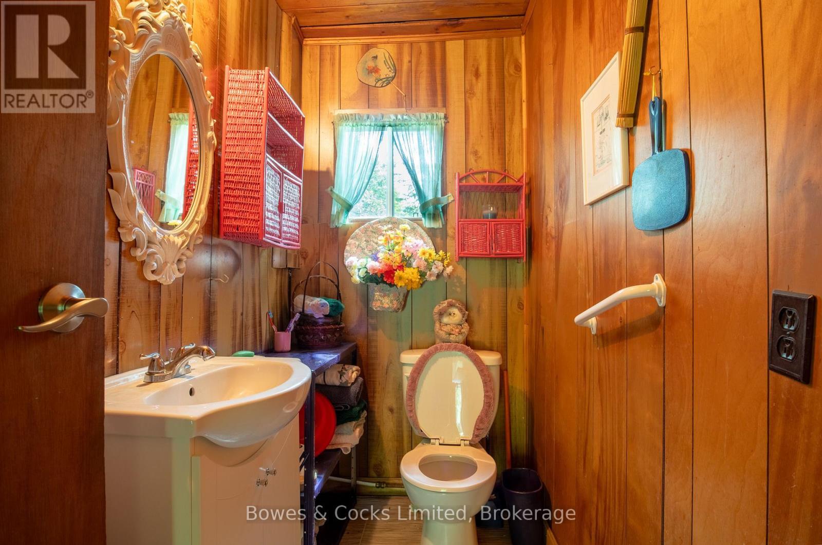 197 King Road W, Wollaston, ON - Indoor Photo Showing Bathroom