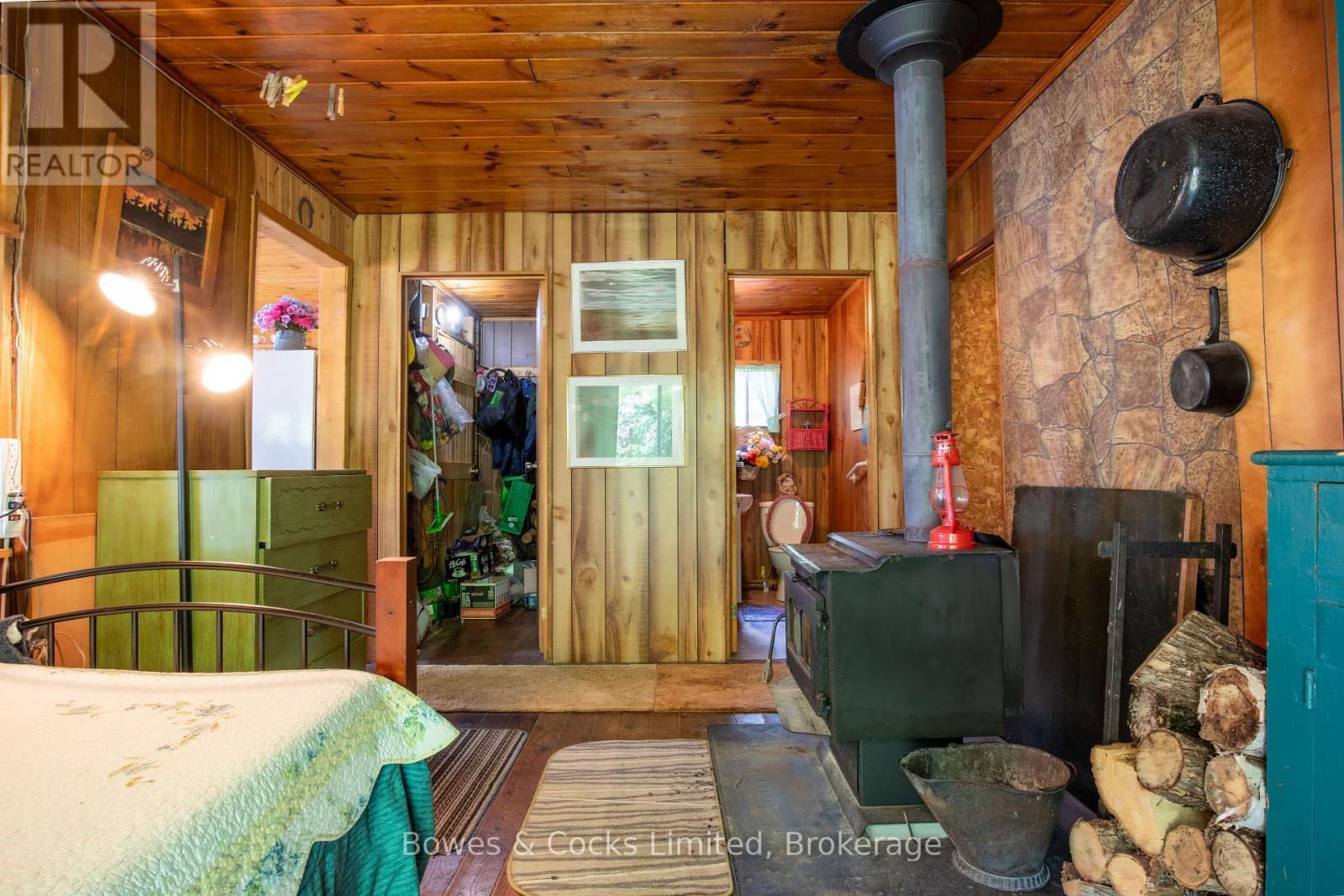 197 King Road W, Wollaston, ON - Indoor Photo Showing Bedroom
