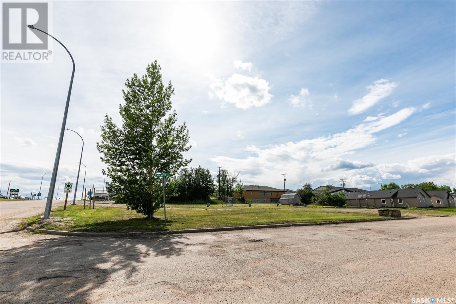 33 & 43 Atlantic Avenue, Kerrobert, SK