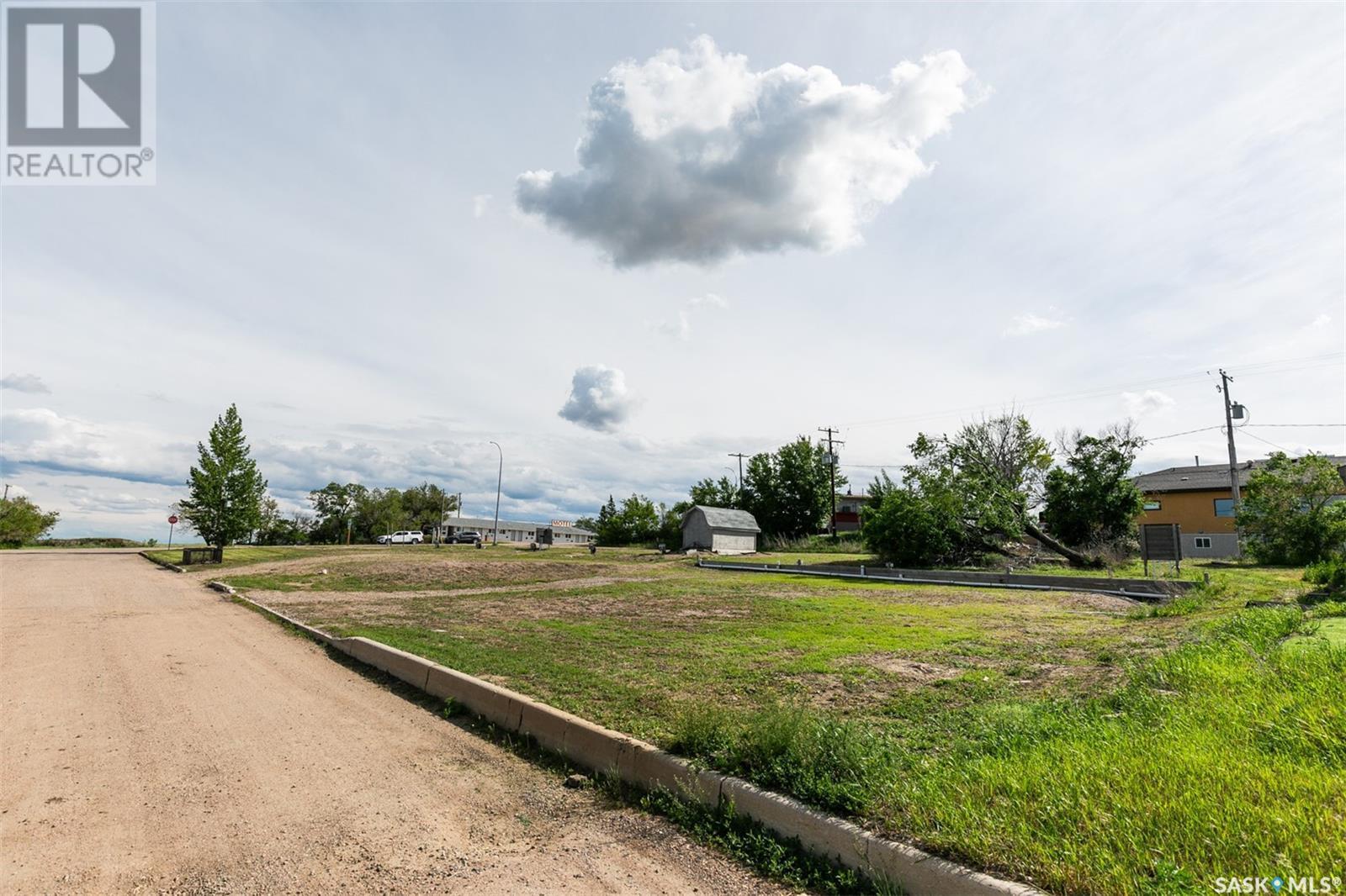 33 & 43 Atlantic Avenue, Kerrobert, SK