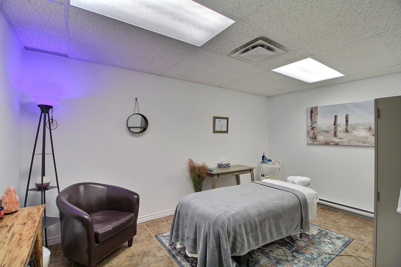 Office - 1235 - 1237 3E Avenue, Val-D'Or, QC - Indoor Photo Showing Bedroom