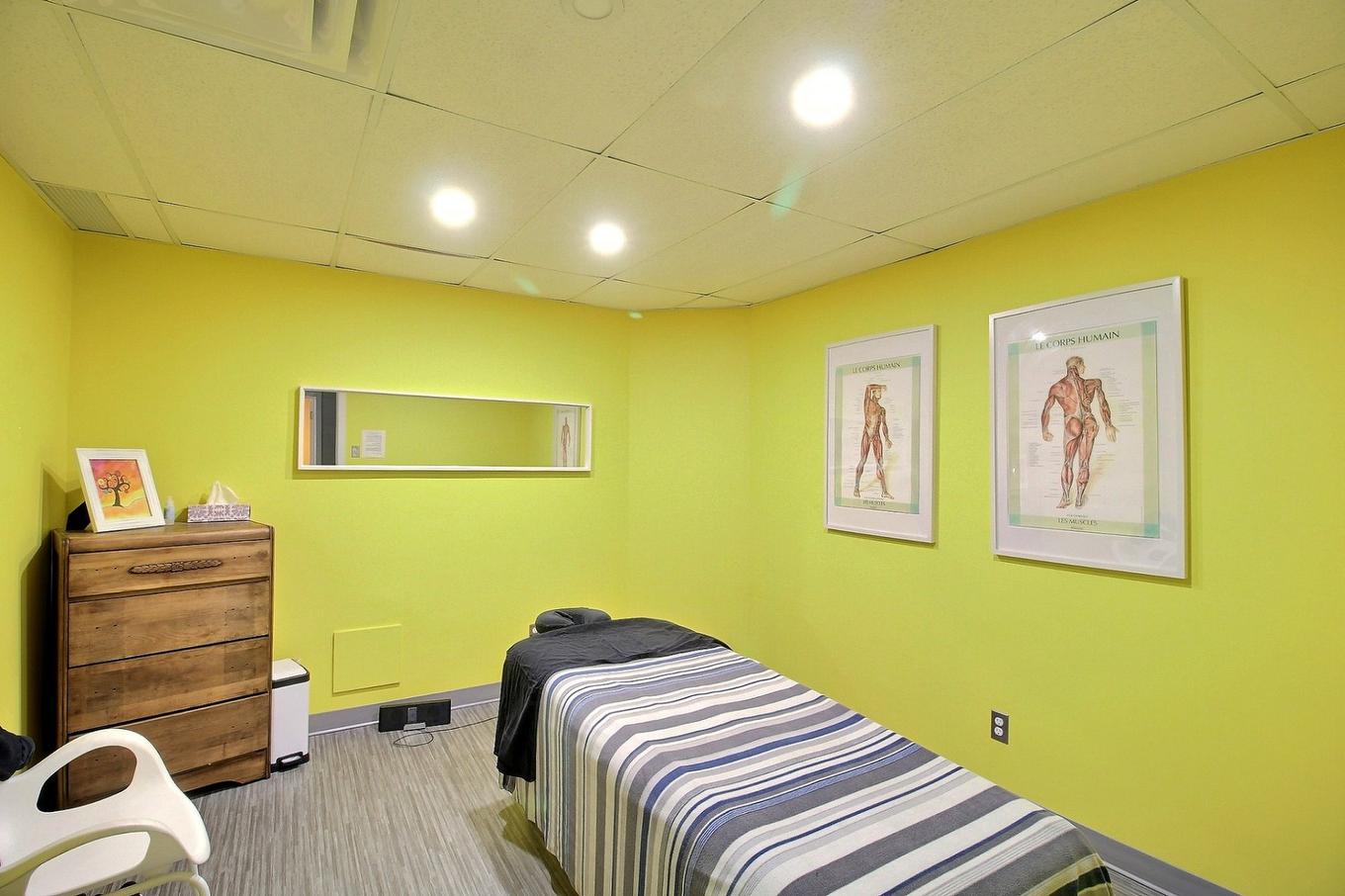 Office - 1235 - 1237 3E Avenue, Val-D'Or, QC - Indoor Photo Showing Bedroom