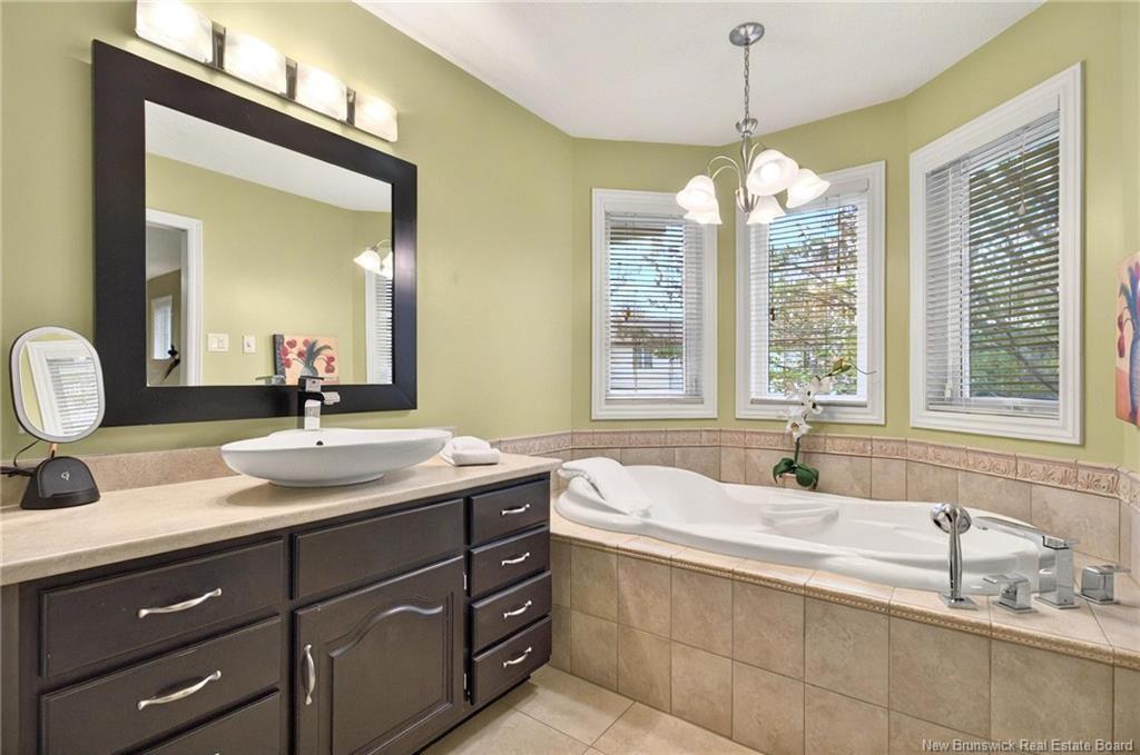 84 Linden Cres, Moncton, NB