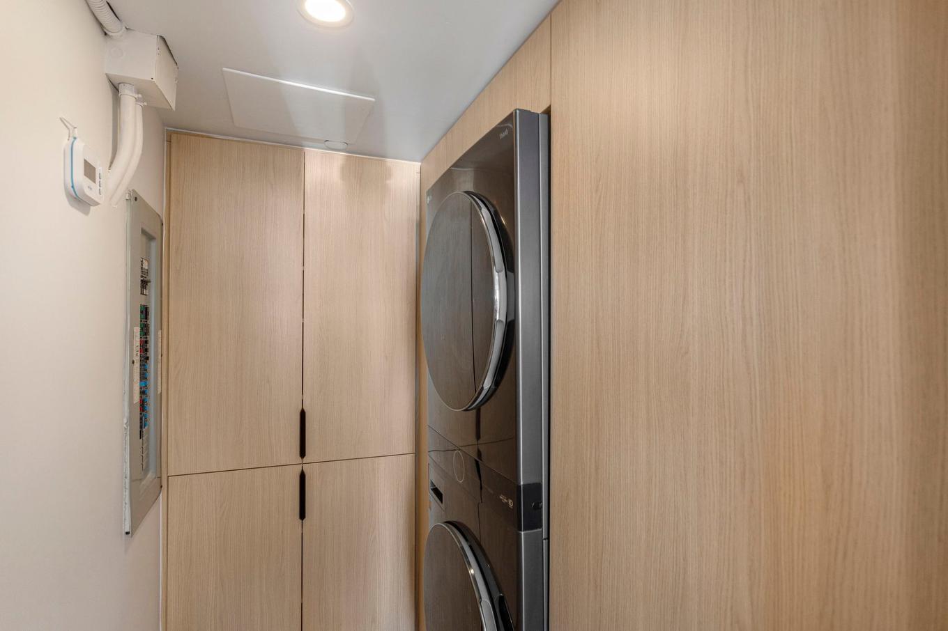 Laundry room - 302-781 Rue De La Commune E., Montréal (Ville-Marie), QC - Indoor Photo Showing Laundry Room