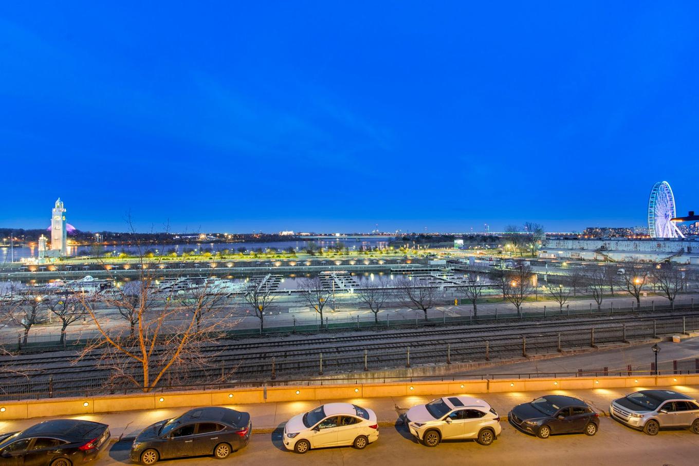 View - 302-781 Rue De La Commune E., Montréal (Ville-Marie), QC - Outdoor With View