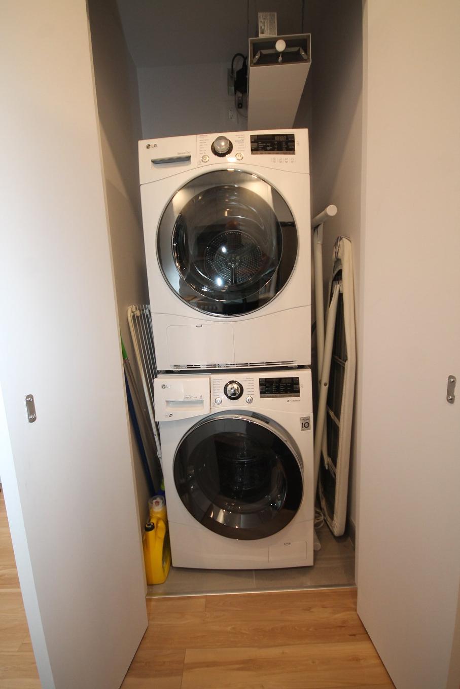 Salle de lavage - 813-1320 Rue Olier, Montréal (Le Sud-Ouest), QC - Indoor Photo Showing Laundry Room