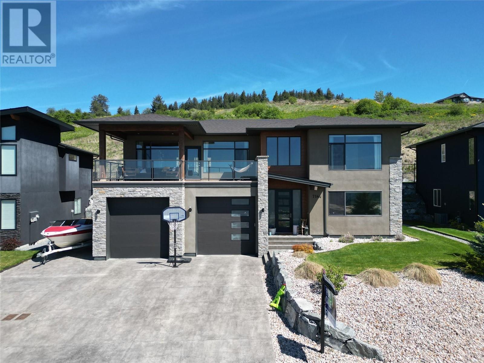 7144 Apex Drive, Vernon, BC - Outdoor With Facade