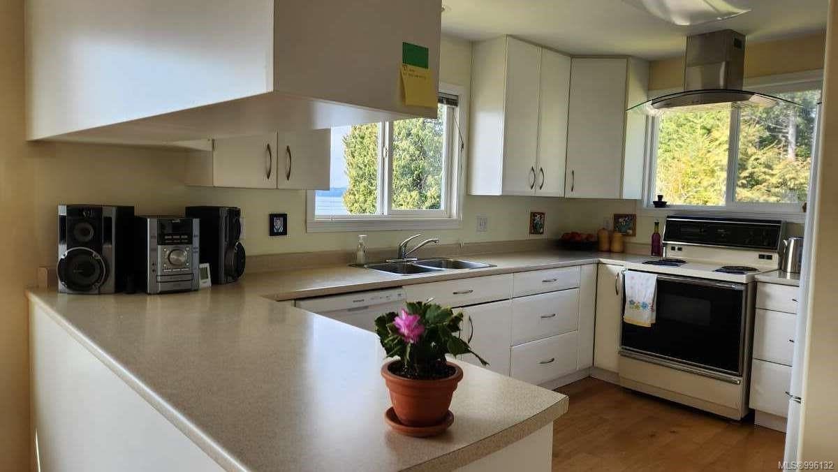 367 Pine St, Alert Bay, BC