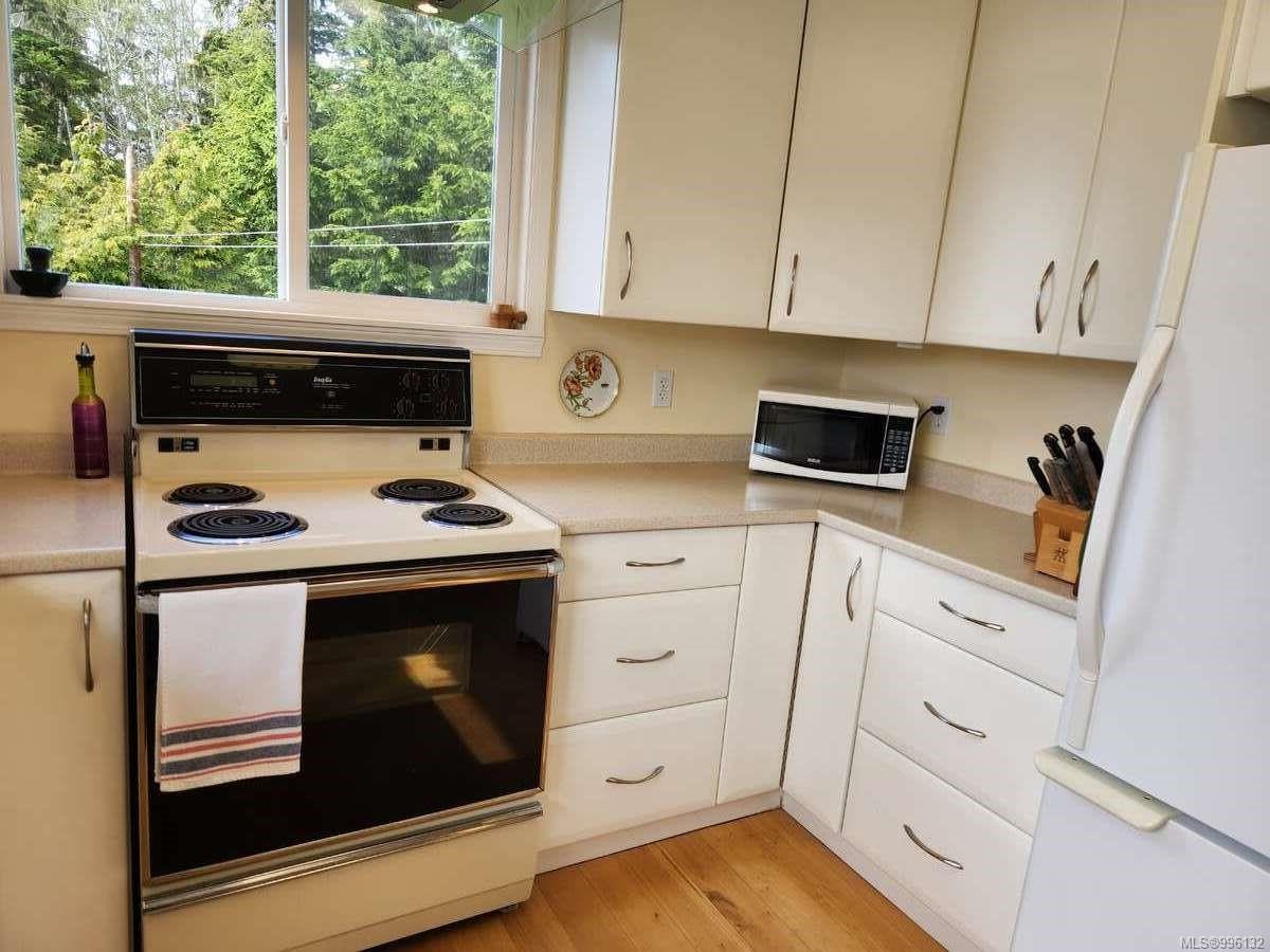 367 Pine St, Alert Bay, BC