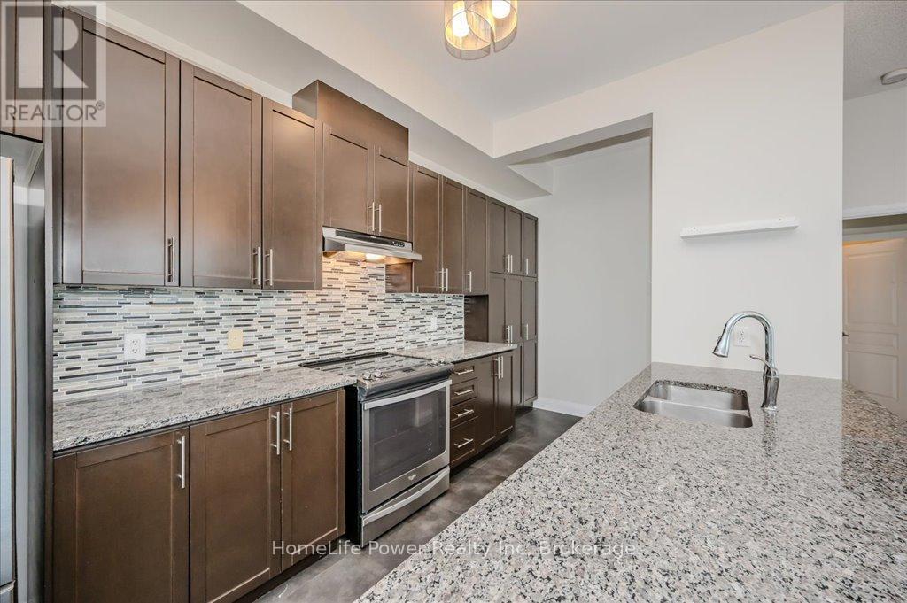 2102 - 1 Hurontario Street, Mississauga (Port Credit), ON - Indoor Photo Showing Kitchen With Double Sink With Upgraded Kitchen